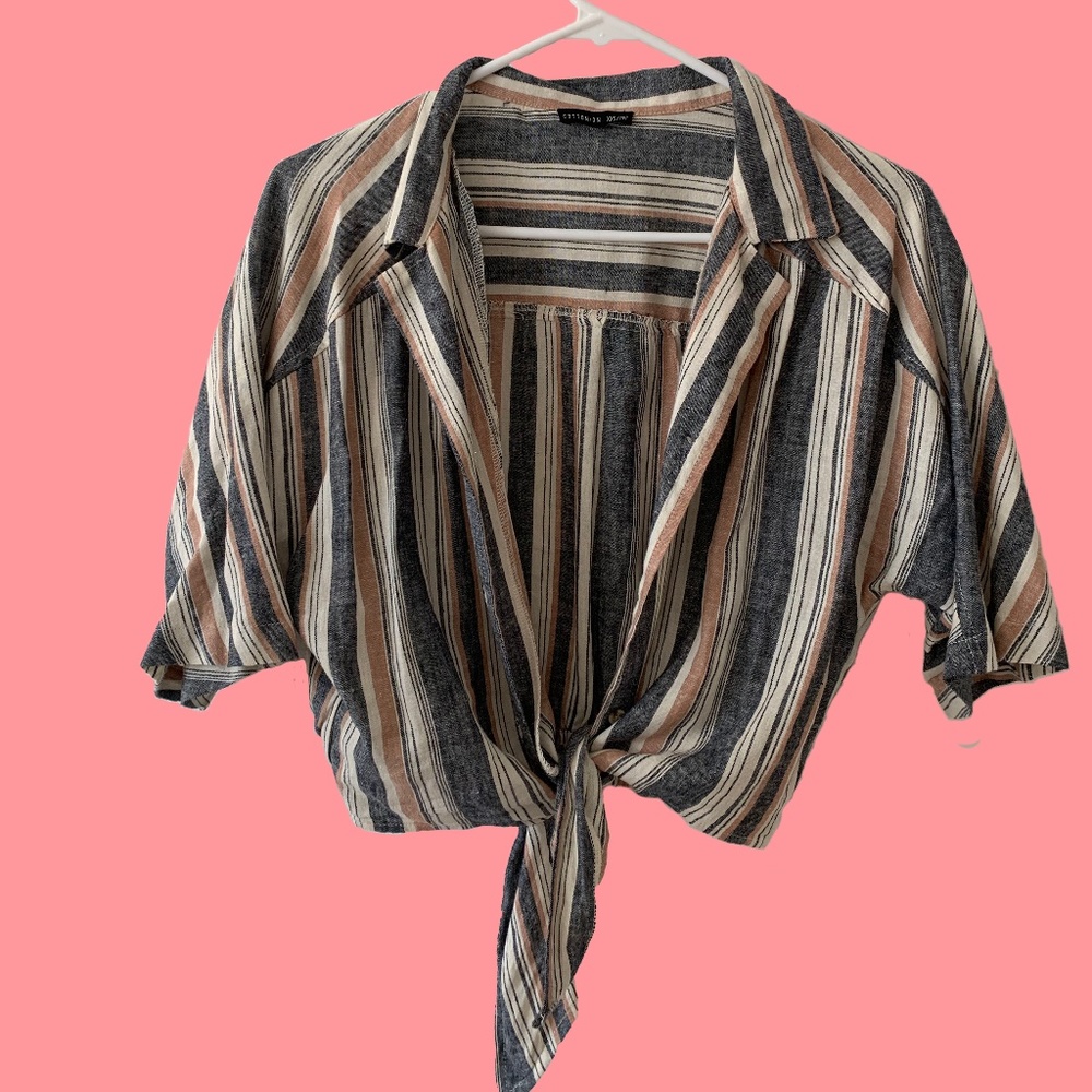 Stripped tie button up